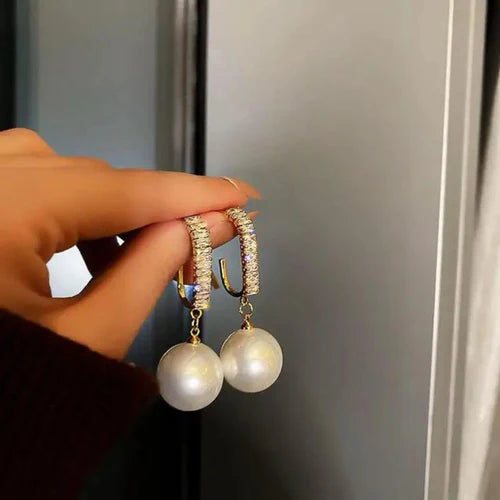 Spark Glow Pearl Earring