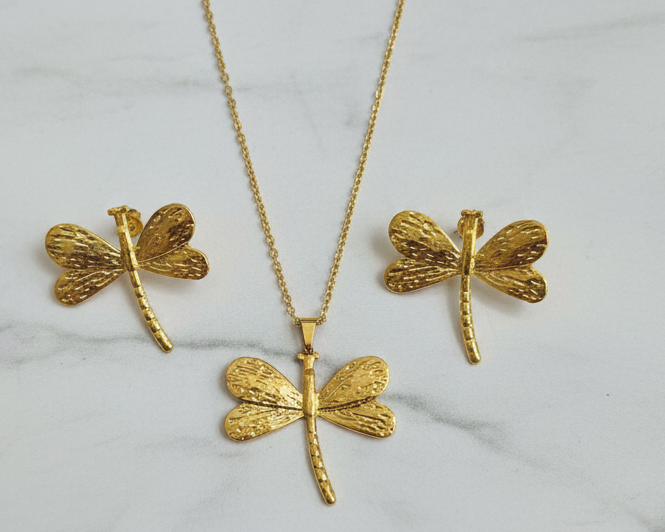 Dragonfly Pendant & Stud Earrings Set